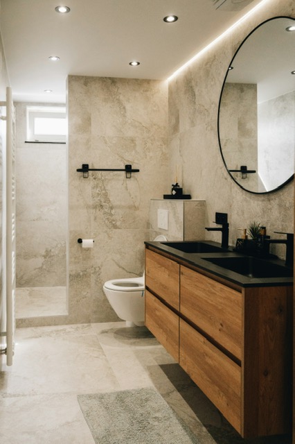 Walnut & Travertine Bath